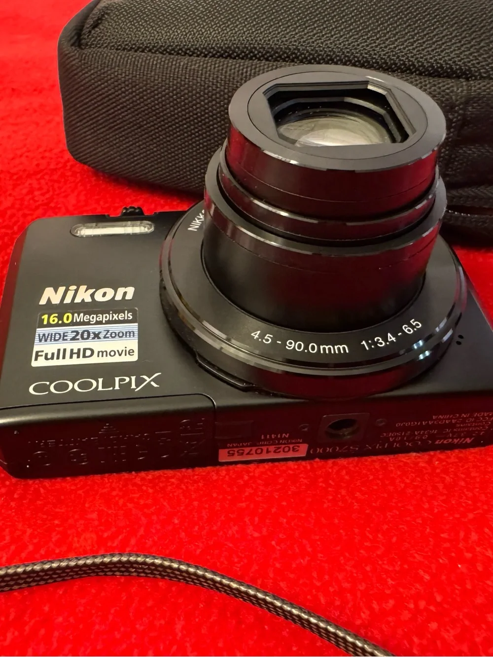 Nikon COOLPIX S7000 BLACK 16.0MP Digital Camera 20x Optical Zoom -Works